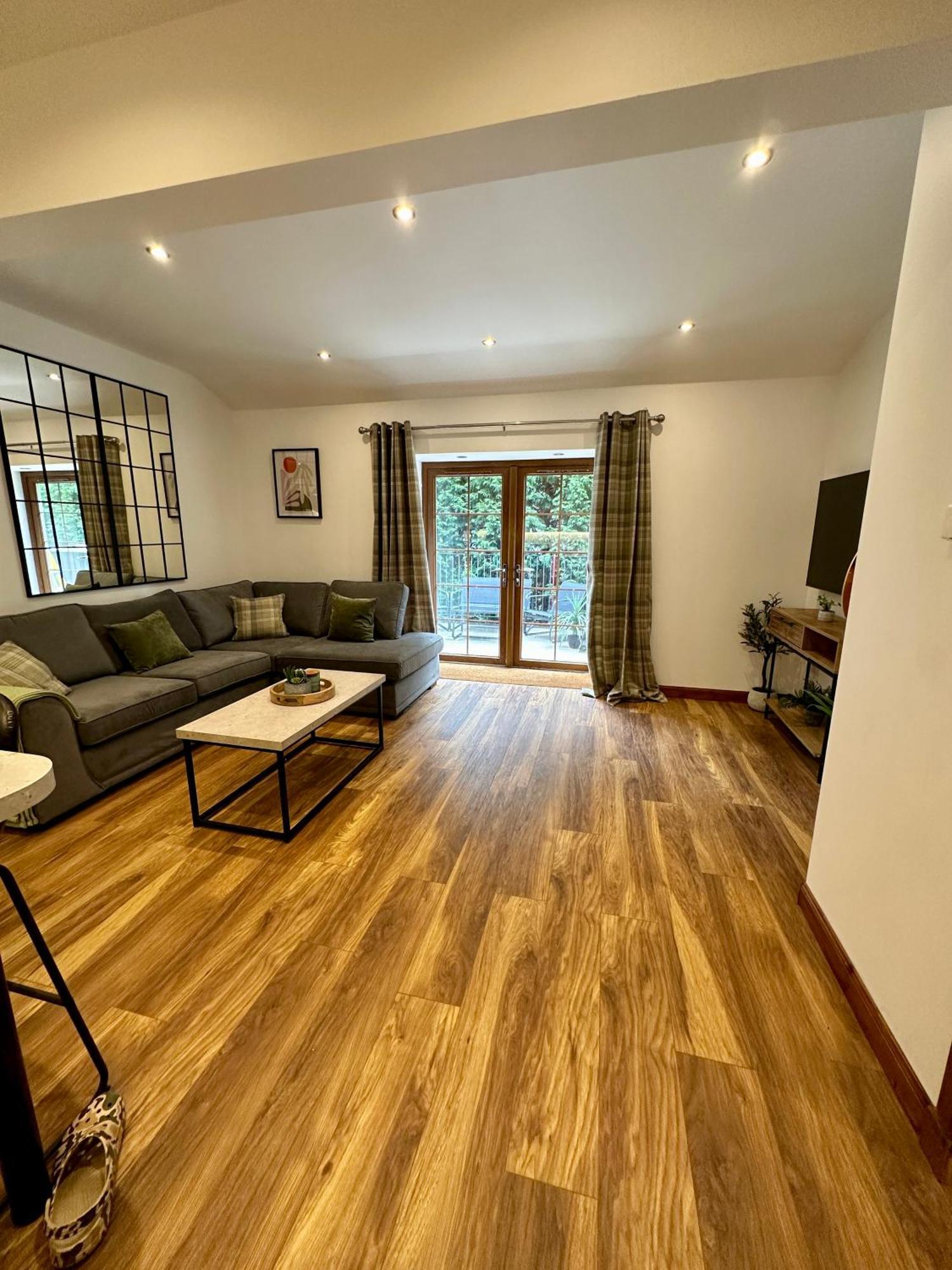 4 Sheraton Apartments Форт Уилям Екстериор снимка