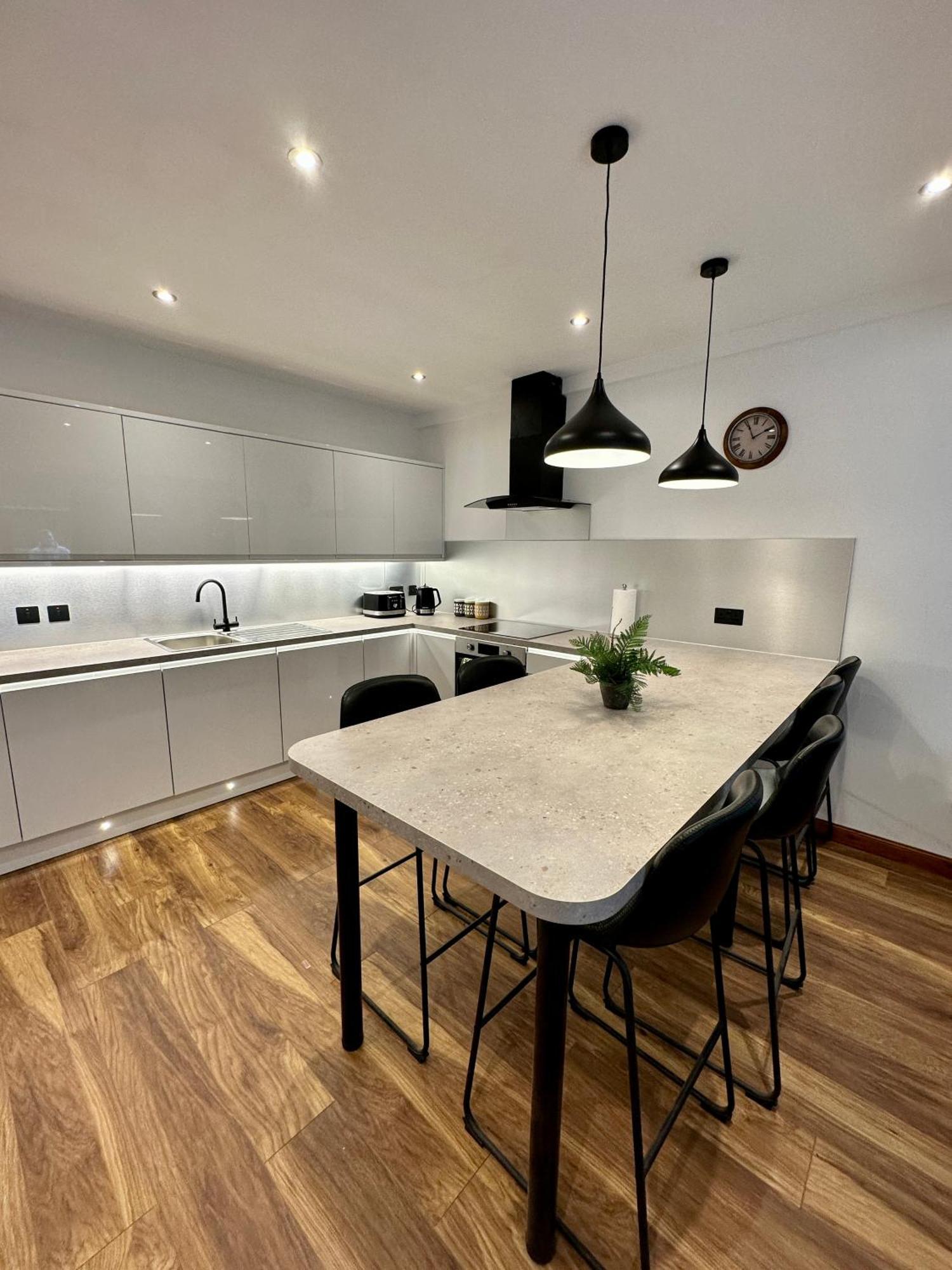 4 Sheraton Apartments Форт Уилям Екстериор снимка